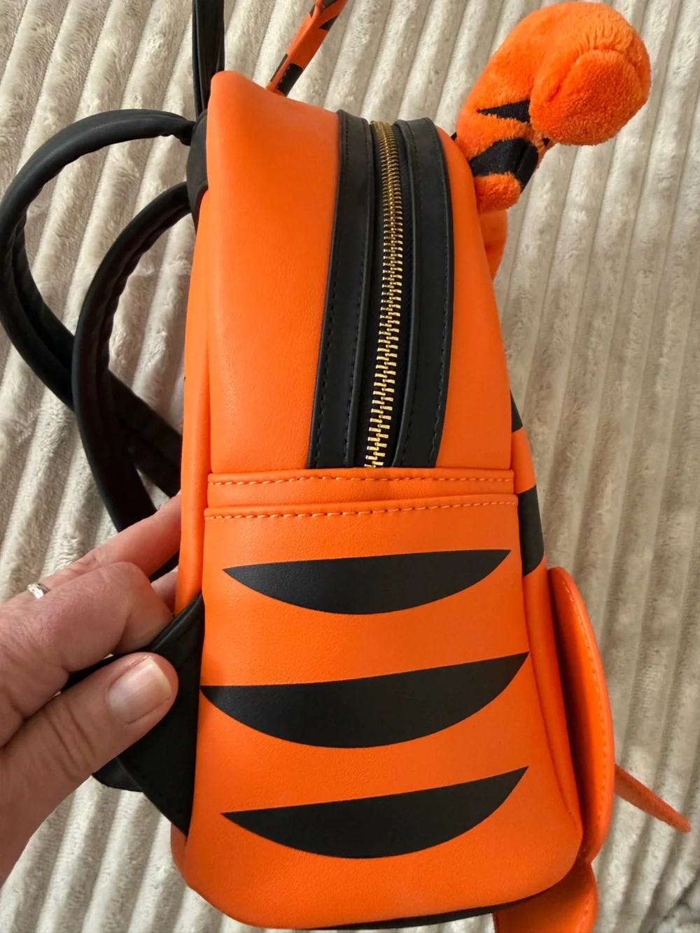 Loungefly Tigger Backpack - Picture 5 of 6